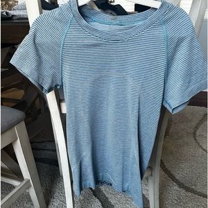 Lululemon Swifly Tech Shirt Size 2 Hung to dry
